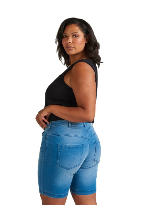 ZIZZI KRÓTKIE KLASYCZNE SPODENKI JEANS 305Q ZIZZI KRÓTKIE KLASYCZNE SPODENKI JEANS 305Q